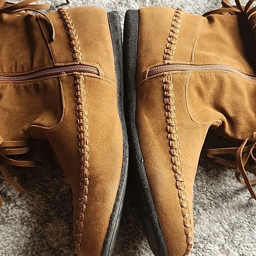 Moccasin Fringe Boots - Picture 6 of 8